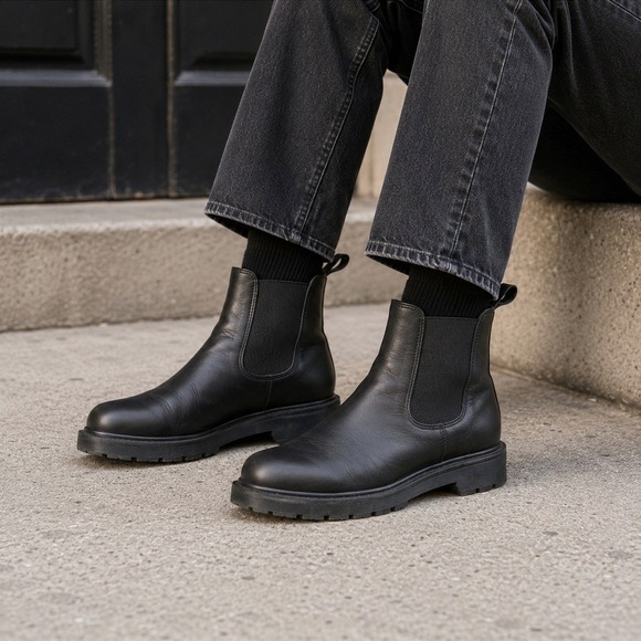 Dr. Martens Shoes - Dr Martens 2976 Chelsea Boots Black Leather Pull On Womens 8 Mens 7 EU 39